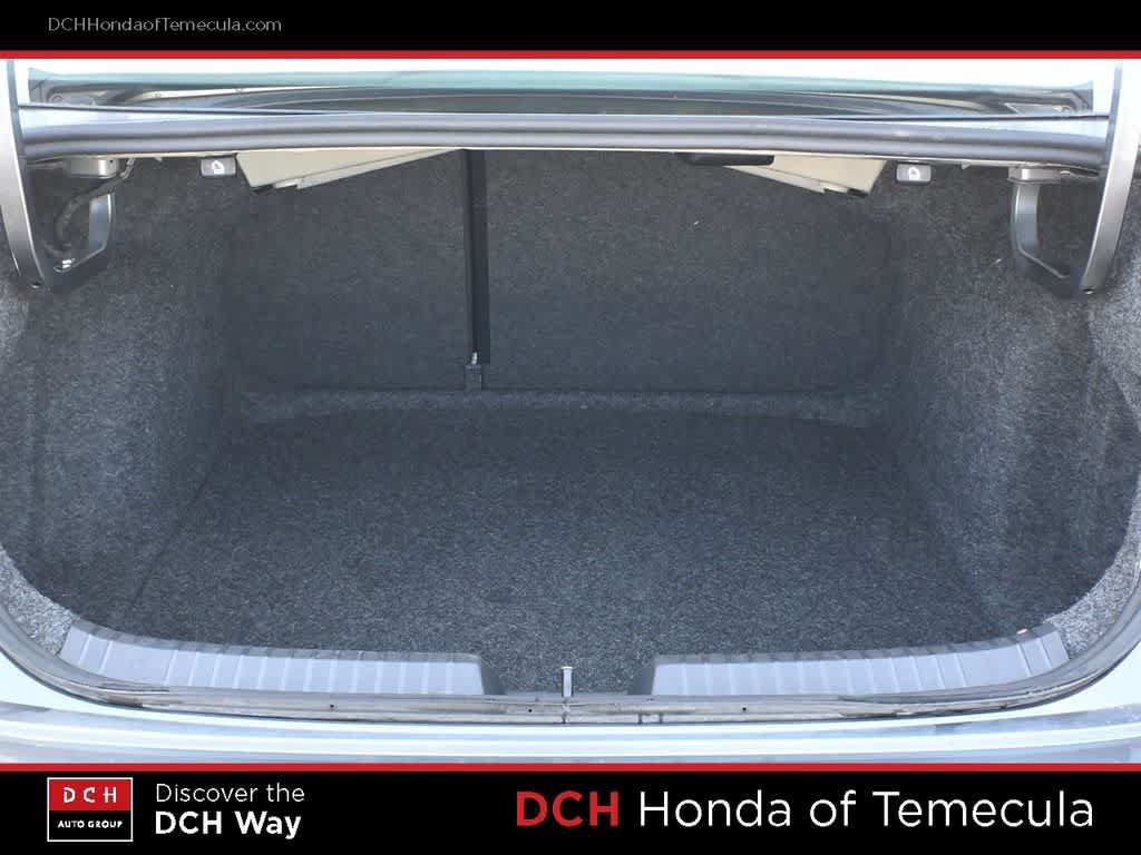 Used 2025 Volkswagen Jetta SE FWD image 23