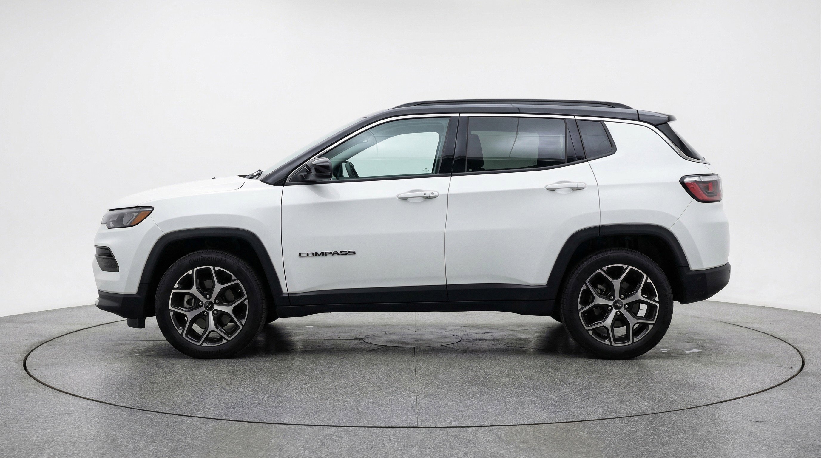 Used 2025 Jeep Compass Limited image 5