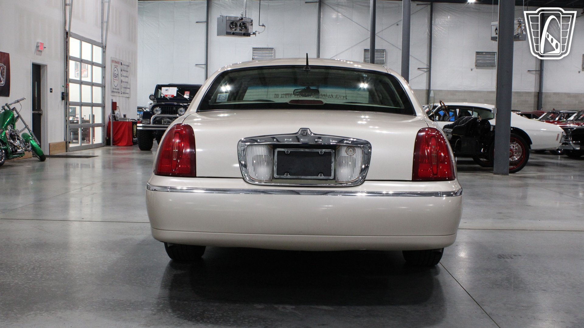 Used 1999 Lincoln Town Car Cartier RWD image 23