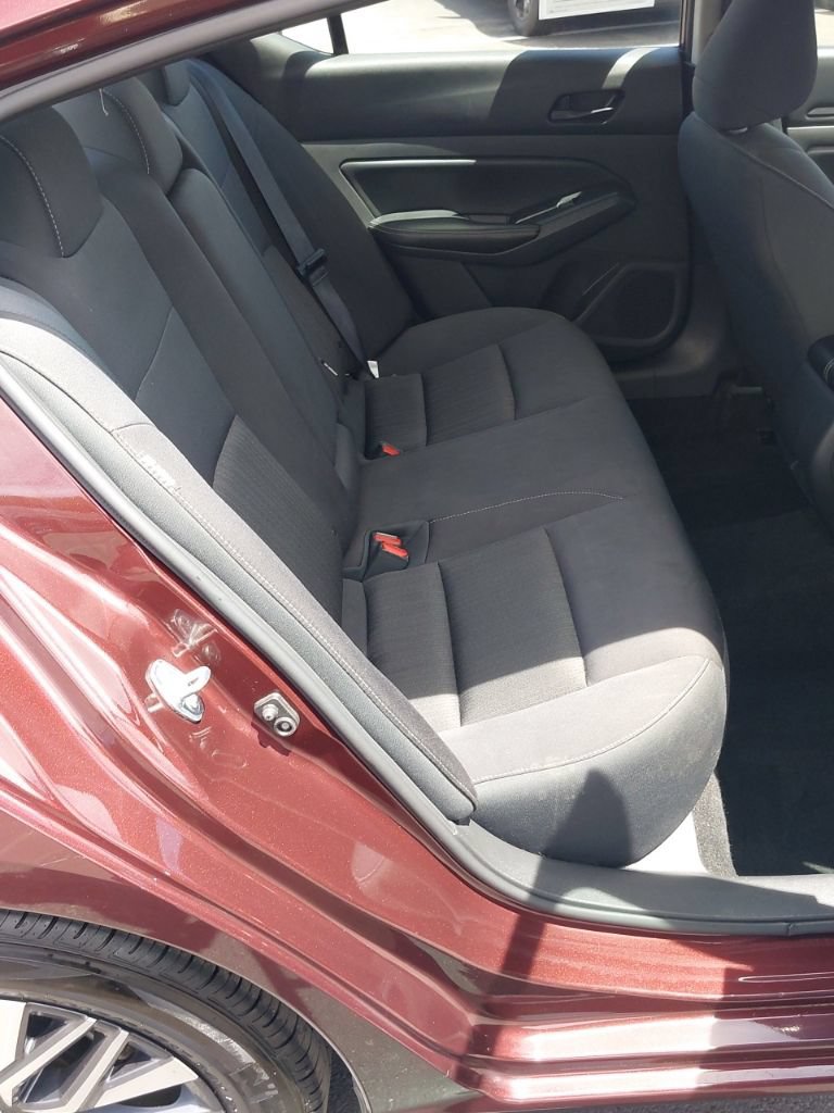 Used 2024 Nissan Altima 2.5 SV FWD image 12