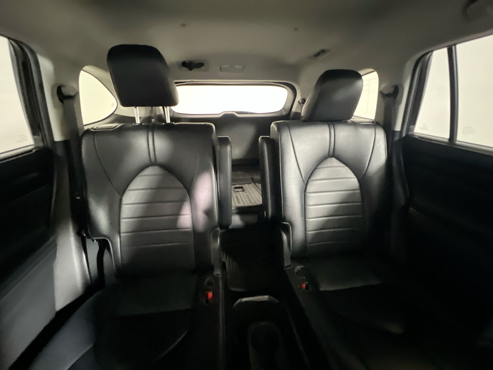 Used 2022 Toyota Highlander XLE FWD image 32