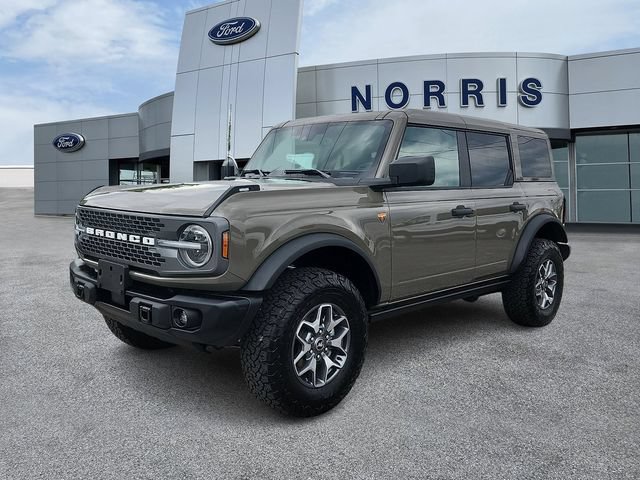 Certified 2025 Ford Bronco Badlands AWD/4WD image 2