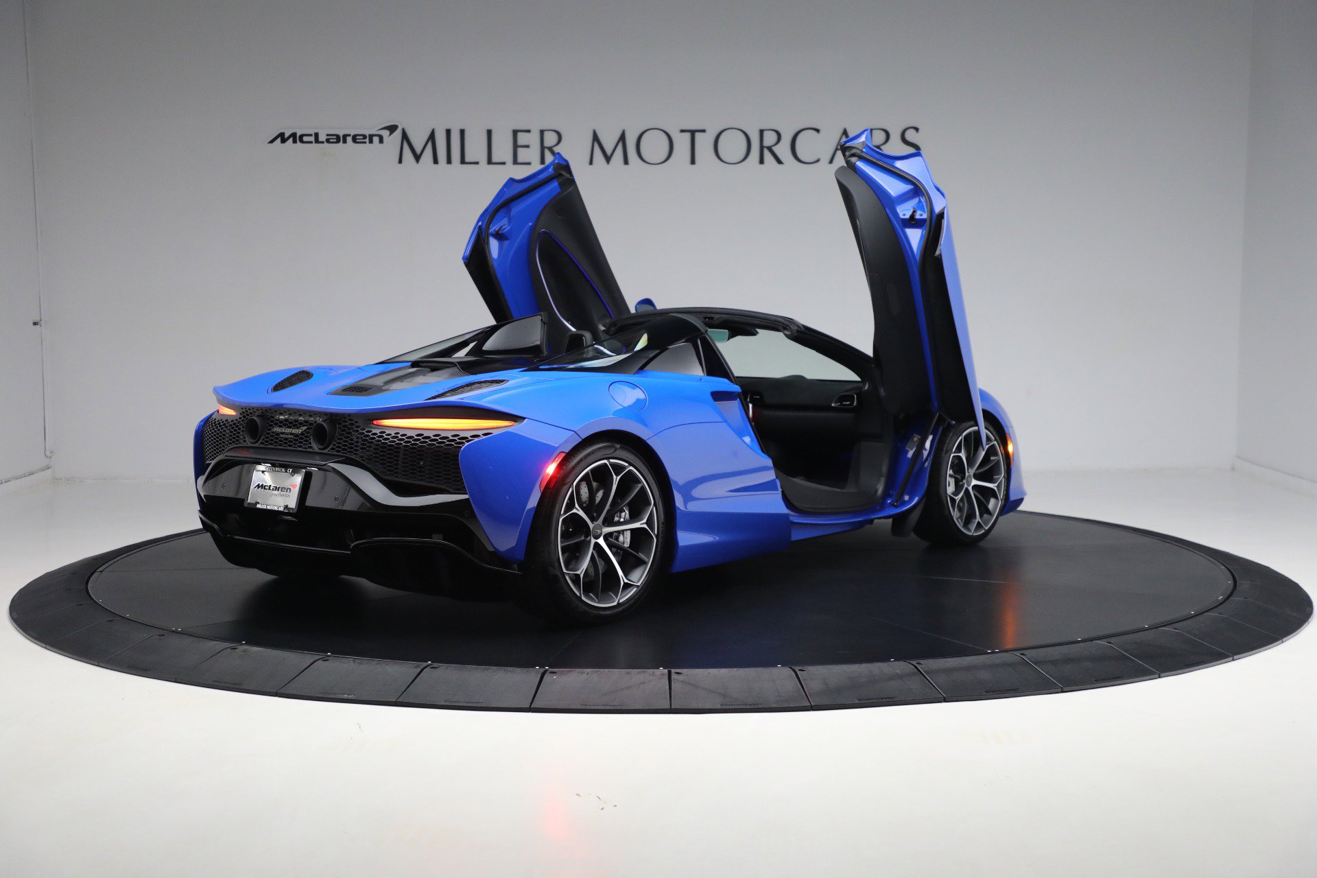 New 2025 McLaren Artura Spider image 30