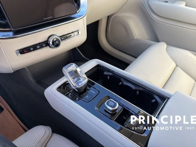 Certified 2026 Volvo XC90 B6 Ultra w/ Lounge Package image 13