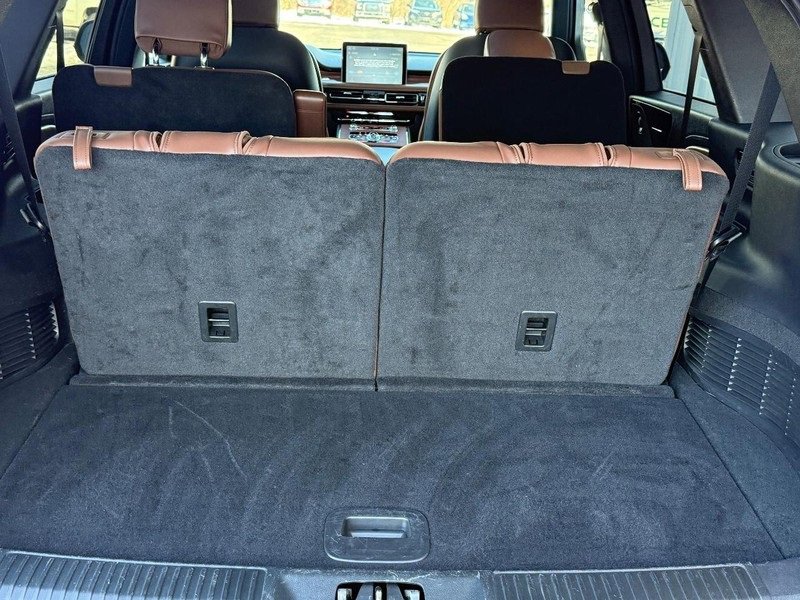 Used 2023 Lincoln Aviator Reserve w/ Class IV Trailer Tow Package image 5
