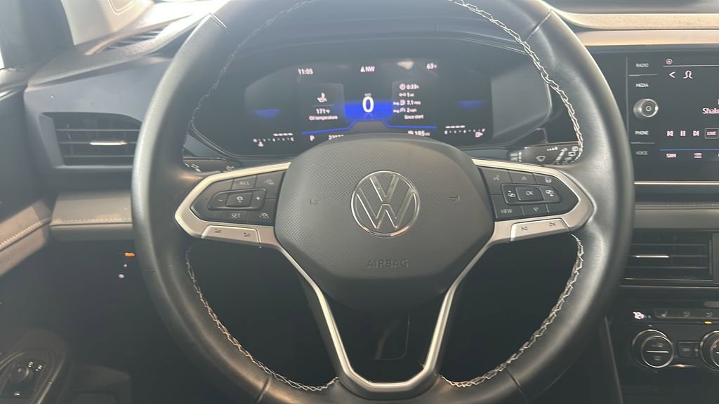 Certified 2024 Volkswagen Taos SE FWD image 15
