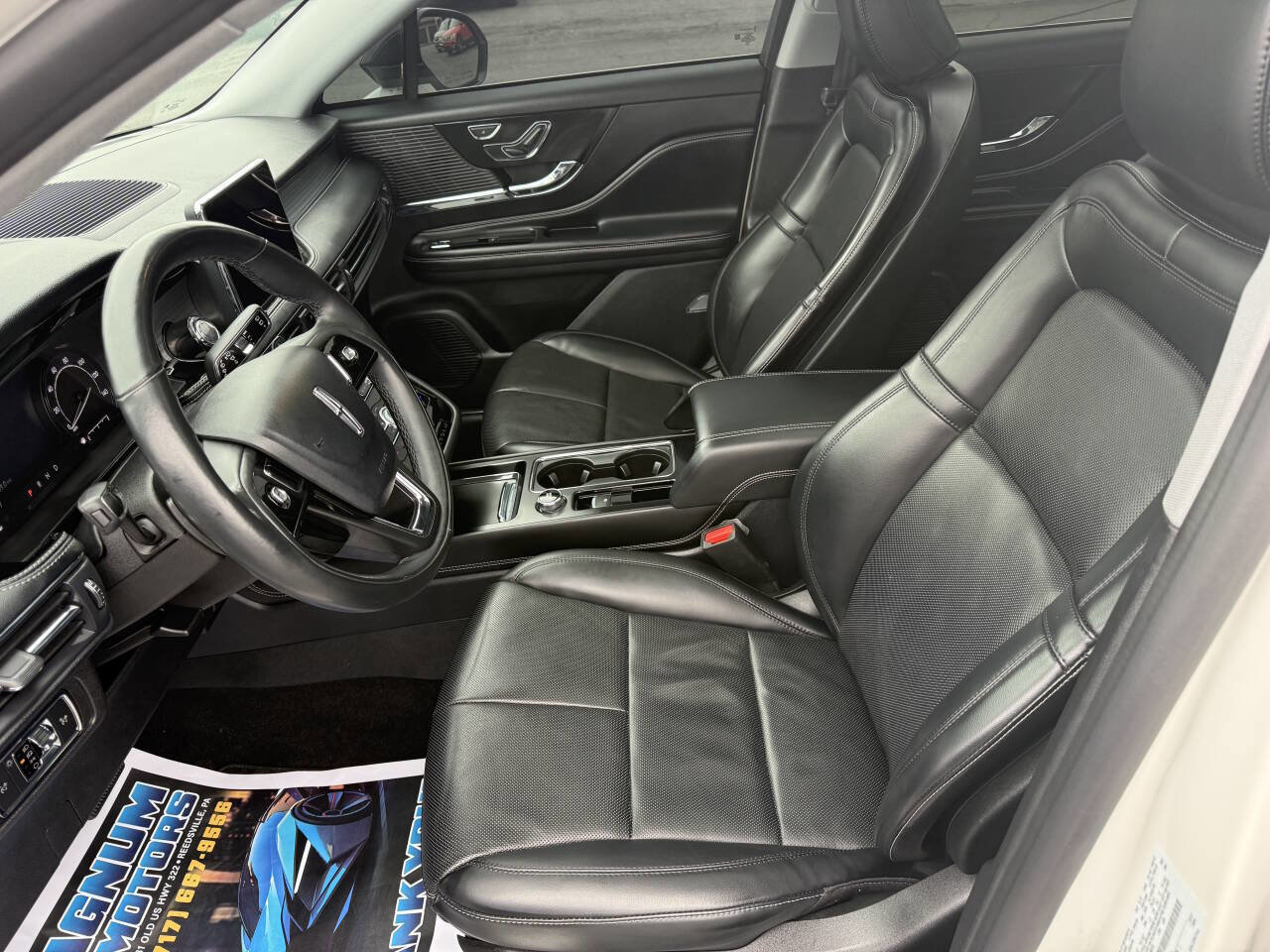 Used 2022 Lincoln Corsair AWD w/ Premium Package image 13