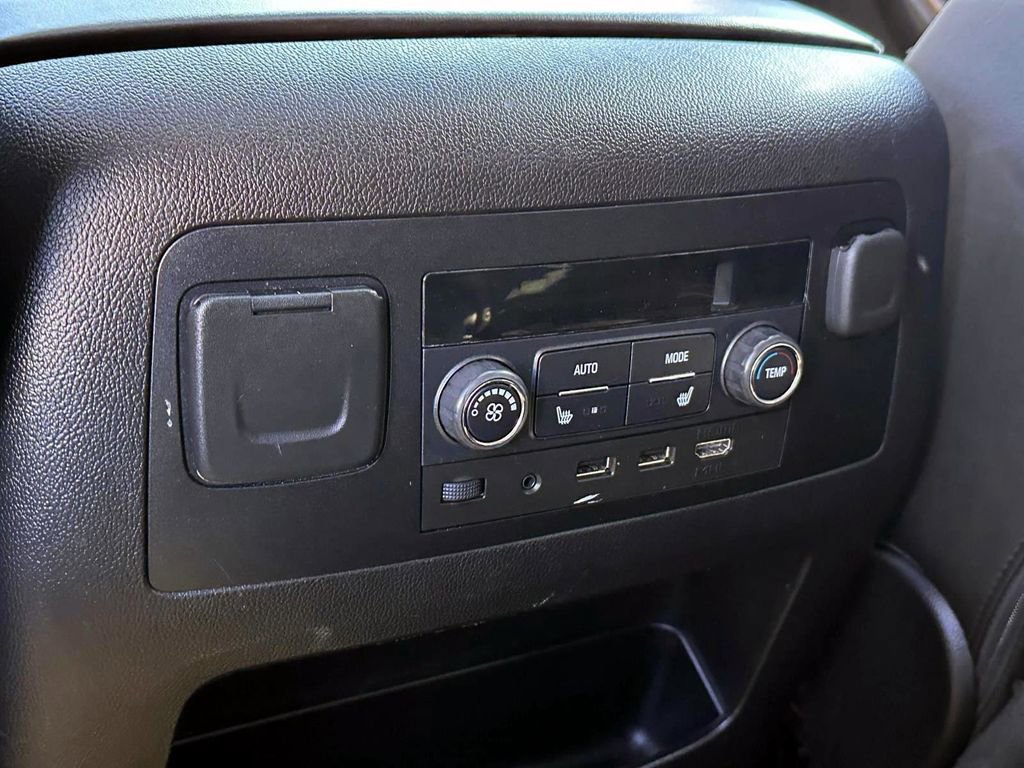 Used 2018 GMC Yukon Denali w/ Denali Ultimate Package image 15