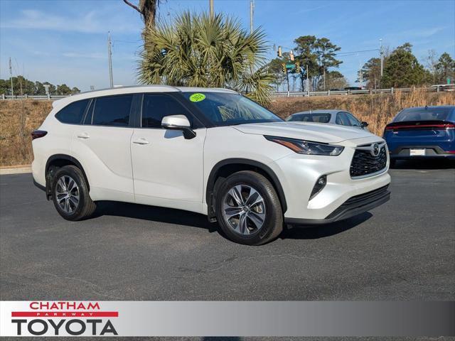 Certified 2024 Toyota Highlander XLE image 1