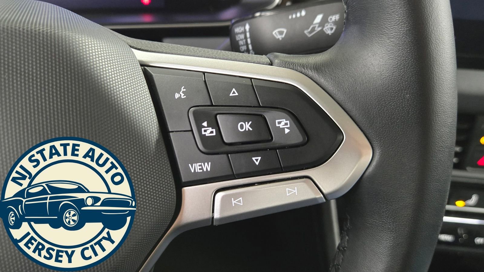 Used 2025 Volkswagen Jetta SE image 12