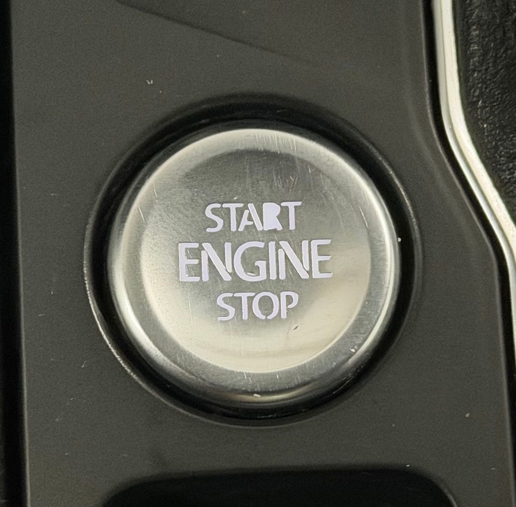 Used 2019 Volkswagen Atlas SEL Premium image 24