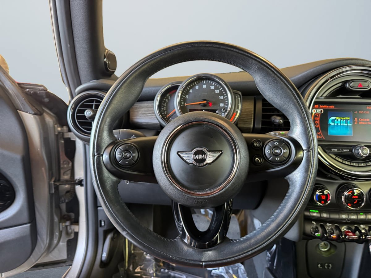 Used 2018 MINI Cooper S image 11