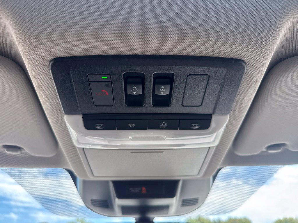 Certified 2023 Nissan Rogue SV w/ SV Premium B Package AWD/4WD image 18