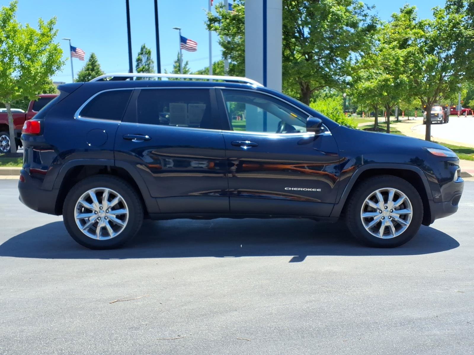 Used 2014 Jeep Cherokee Limited AWD/4WD image 4