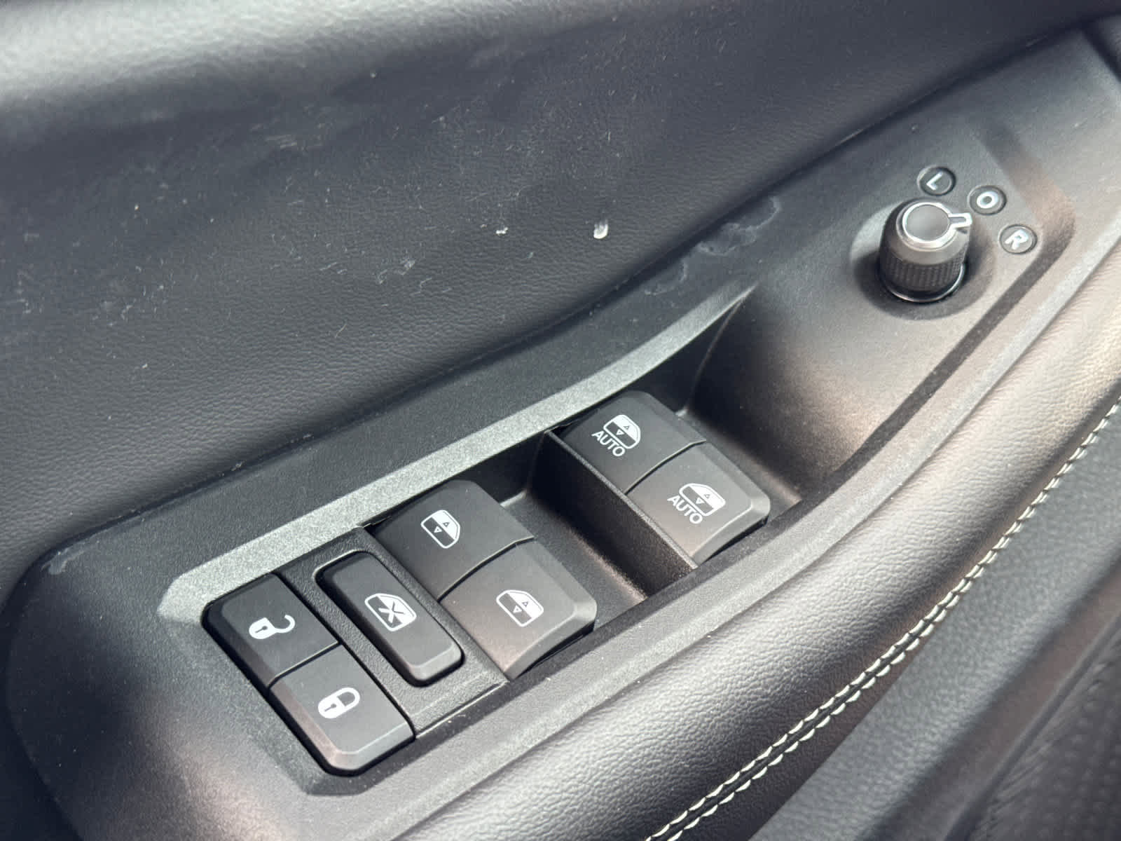Used 2023 Jeep Grand Cherokee Limited w/ Luxury Tech Group II image 23