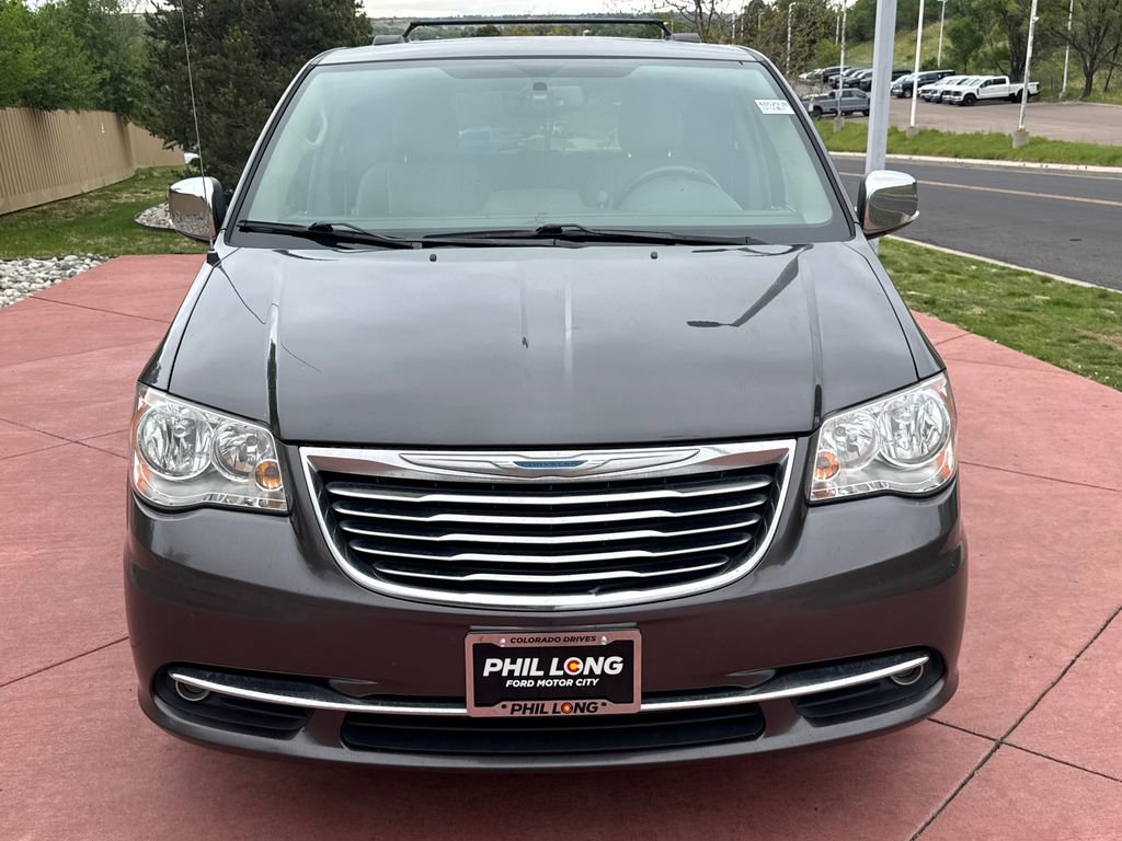 Used 2015 Chrysler Town & Country Touring-L w/ Driver Convenience Group FWD image 2