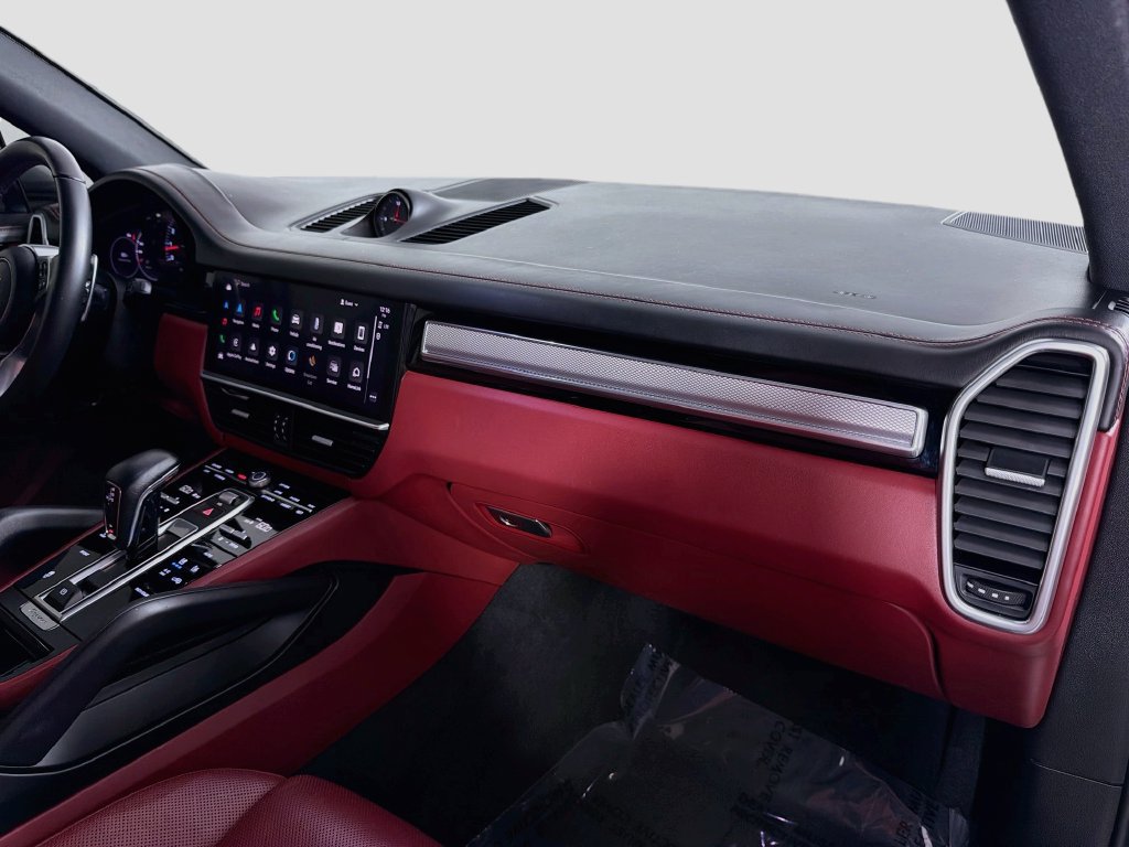 Used 2023 Porsche Cayenne Platinum Edition AWD/4WD image 31