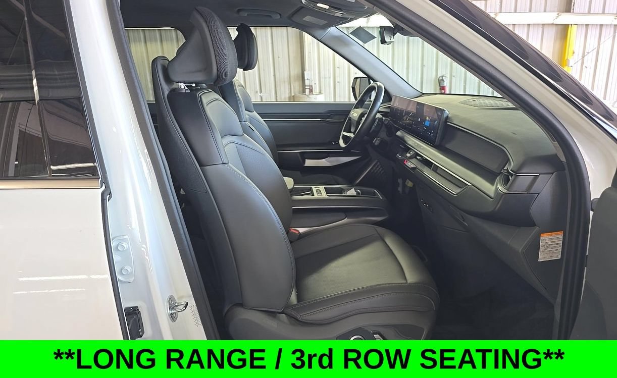 Certified 2024 Kia EV9 Light Long Range RWD image 8