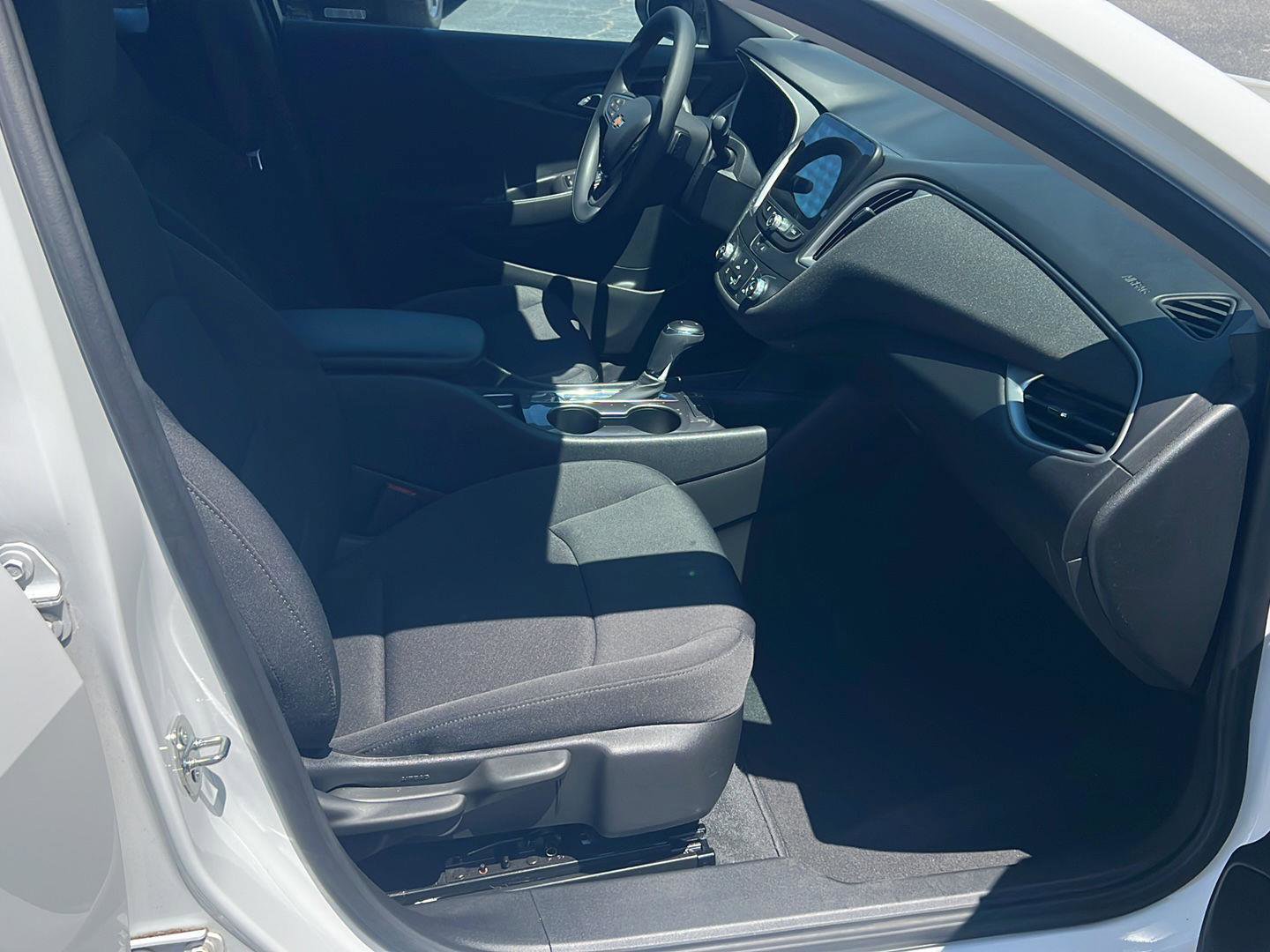 Used 2020 Chevrolet Malibu LS FWD image 13