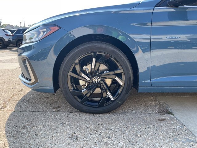 New 2026 Volkswagen Jetta SE image 16
