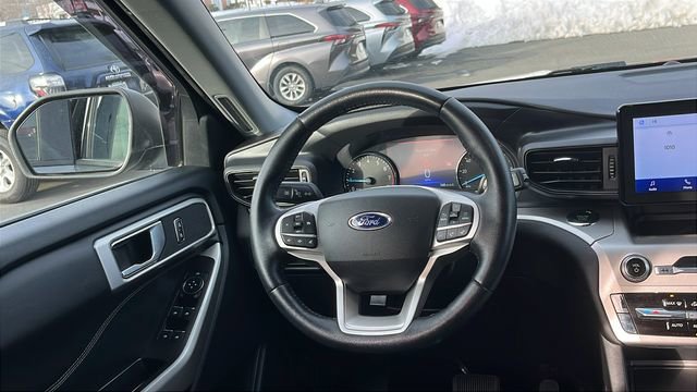 Used 2022 Ford Explorer XLT image 21