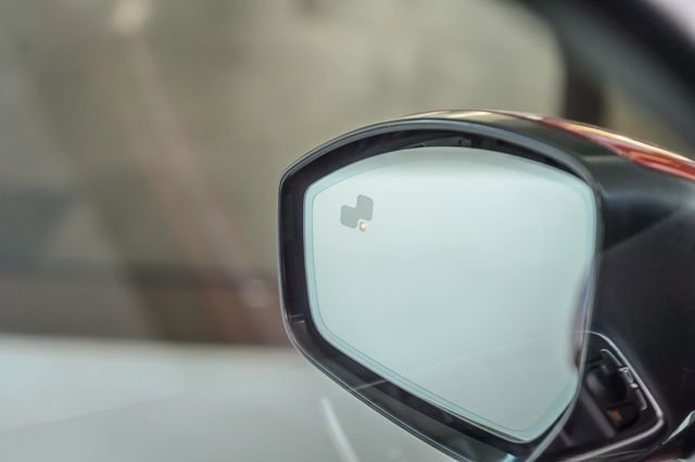 Used 2018 Jaguar F-PACE R-Sport image 49