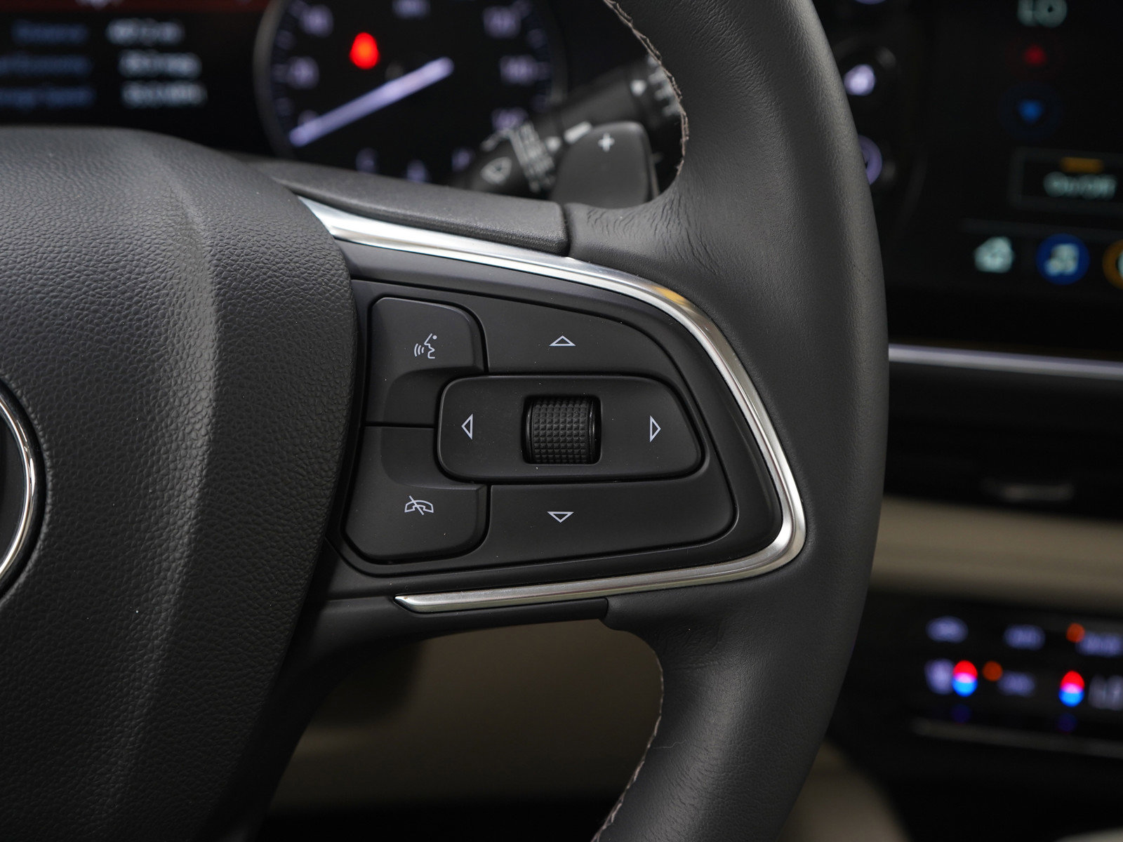 Used 2022 Buick Envision Avenir w/ Technology Package II image 26