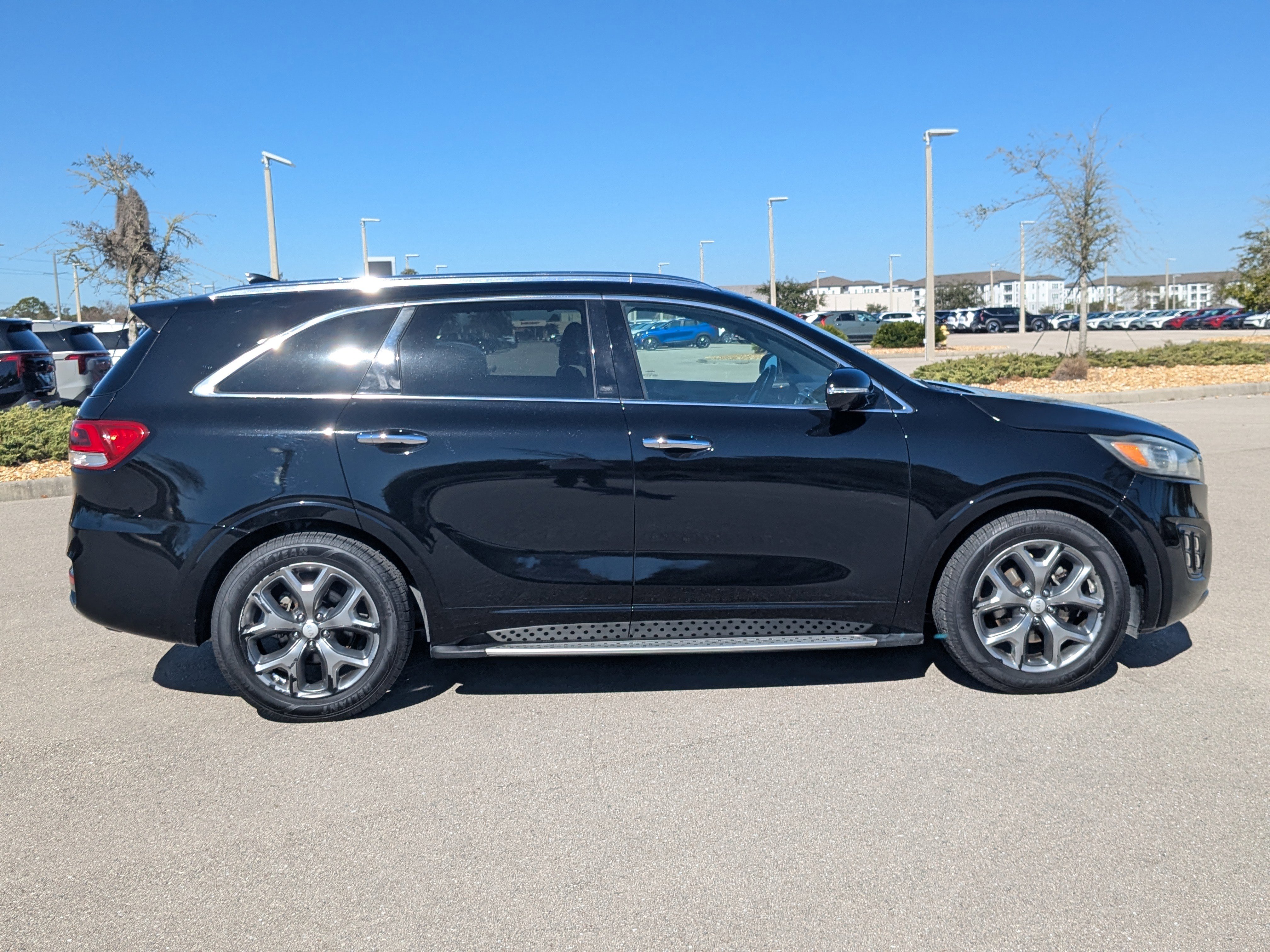 Used 2016 Kia Sorento SX w/ SXL Technology Package image 4