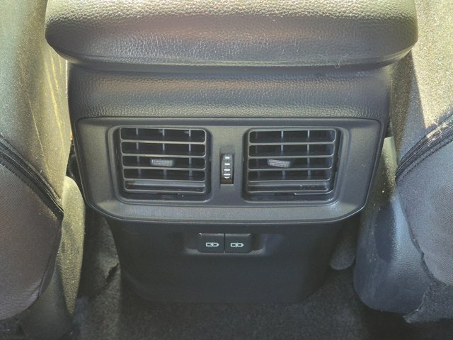 Used 2025 Toyota RAV4 XLE FWD image 16