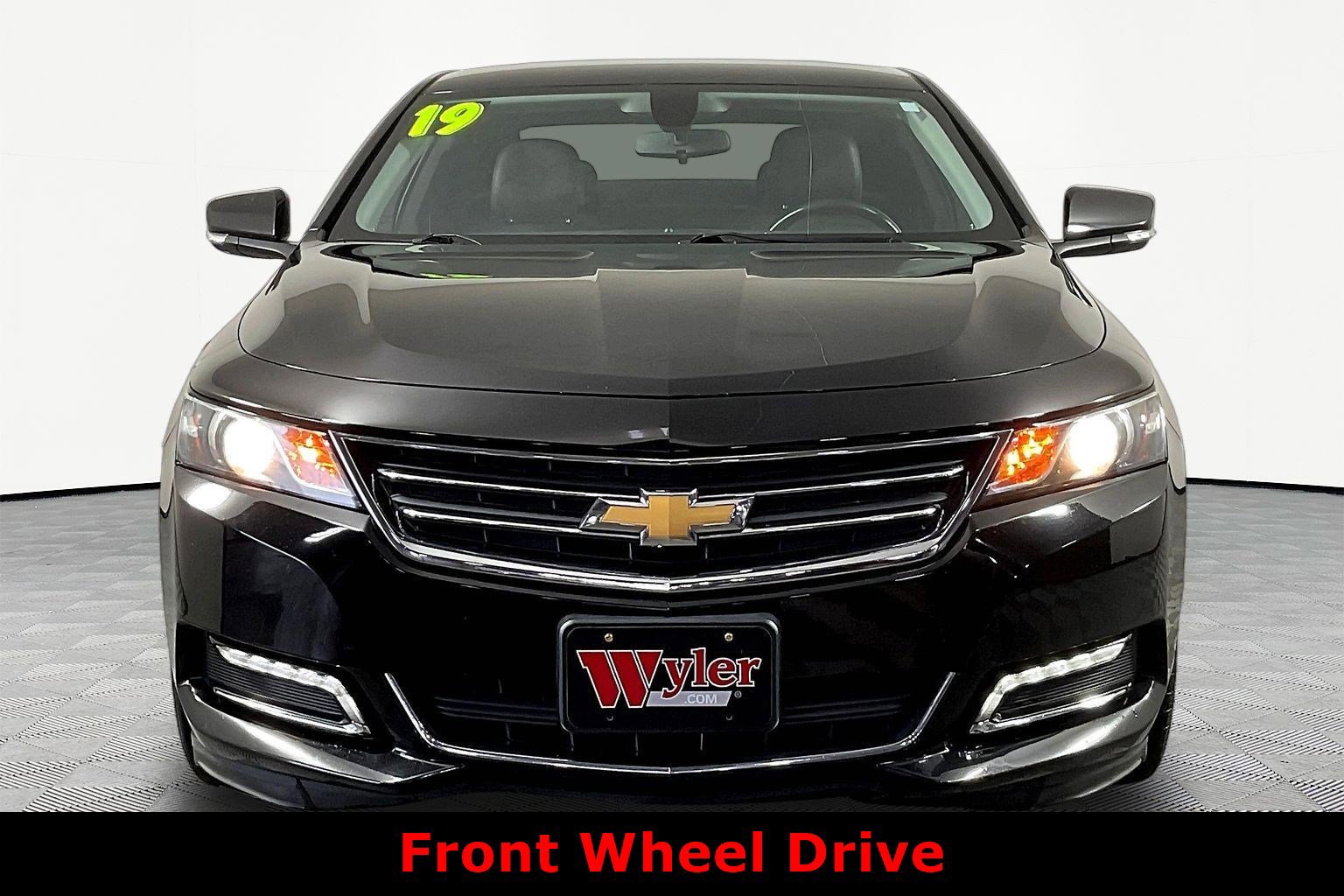 Used 2019 Chevrolet Impala LT FWD image 2