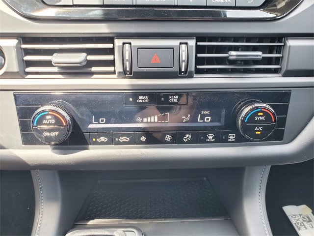 New 2025 Nissan Pathfinder S image 32