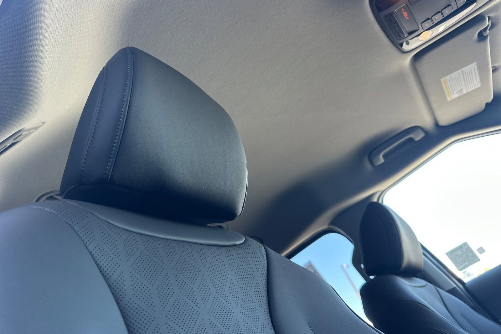 New 2026 Kia Carnival LXS image 18