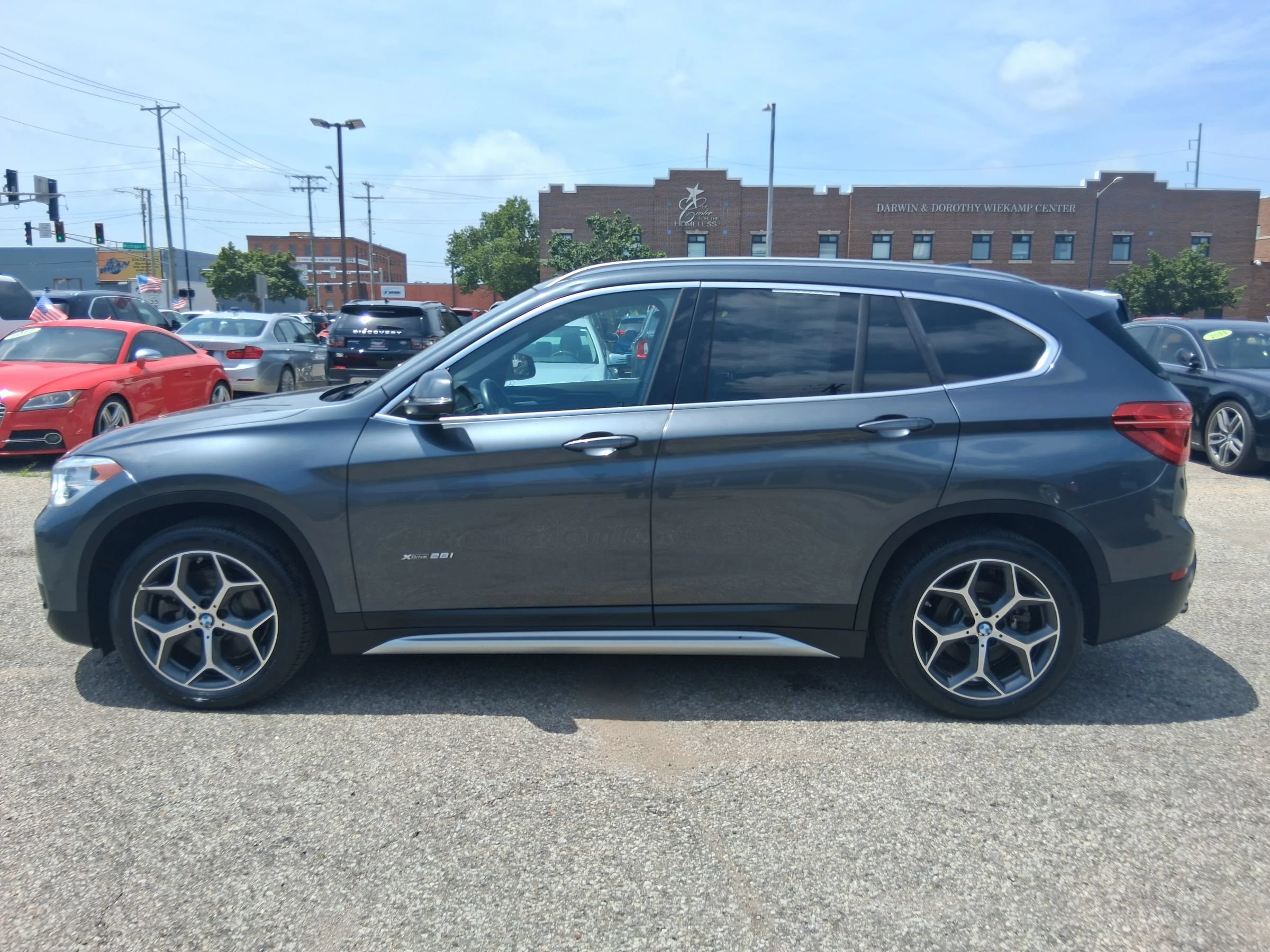 Used 2017 BMW X1 xDrive28i AWD/4WD image 3