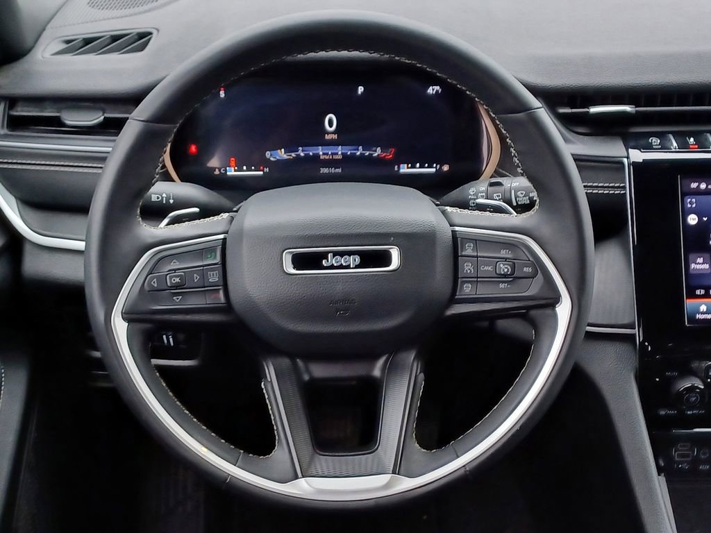Used 2023 Jeep Grand Cherokee Altitude AWD/4WD image 29