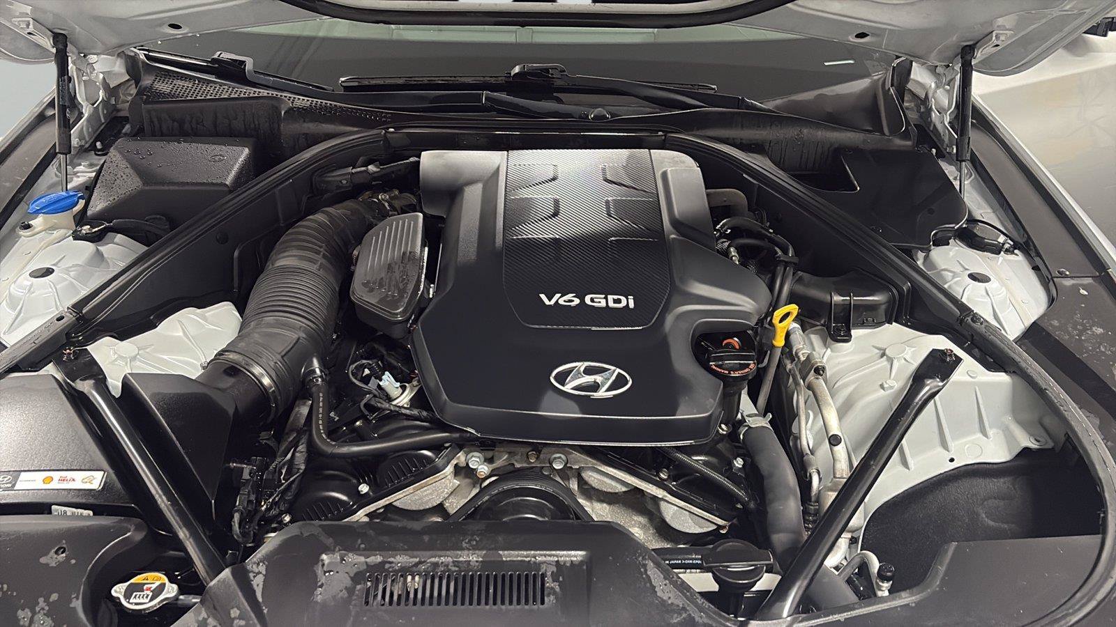 Used 2015 Hyundai Genesis 3.8 RWD image 9