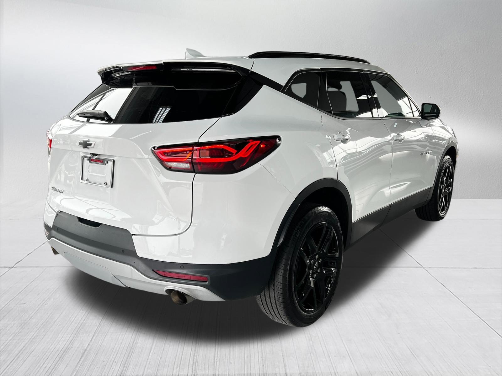 Used 2024 Chevrolet Blazer LT w/ Convenience Package FWD image 4