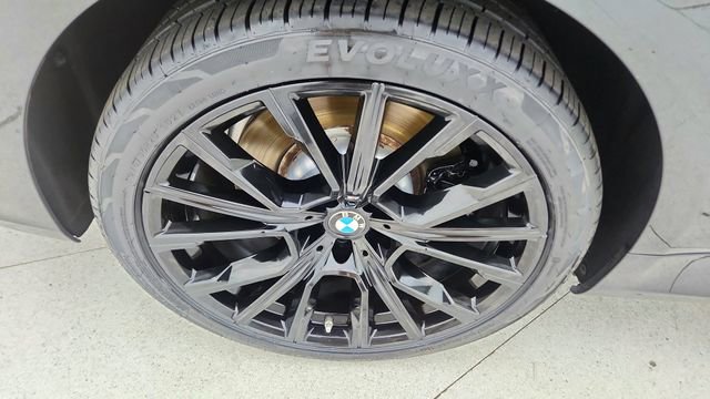Used 2022 BMW 750i xDrive w/ Executive Package AWD/4WD image 59