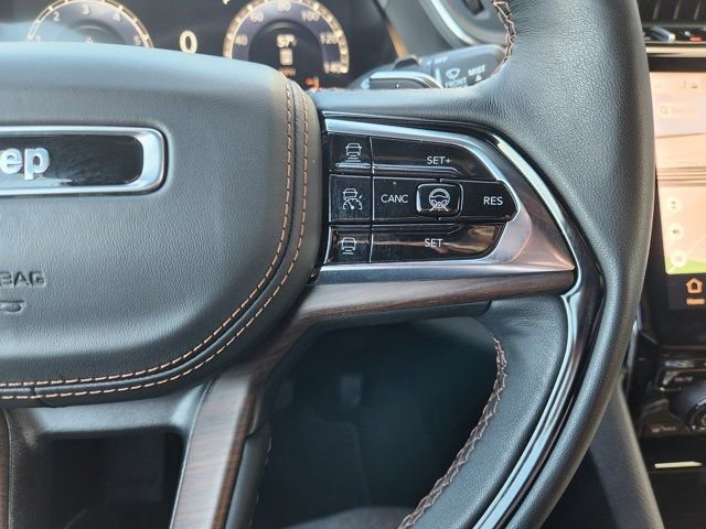 Used 2025 Jeep Grand Cherokee Summit image 32