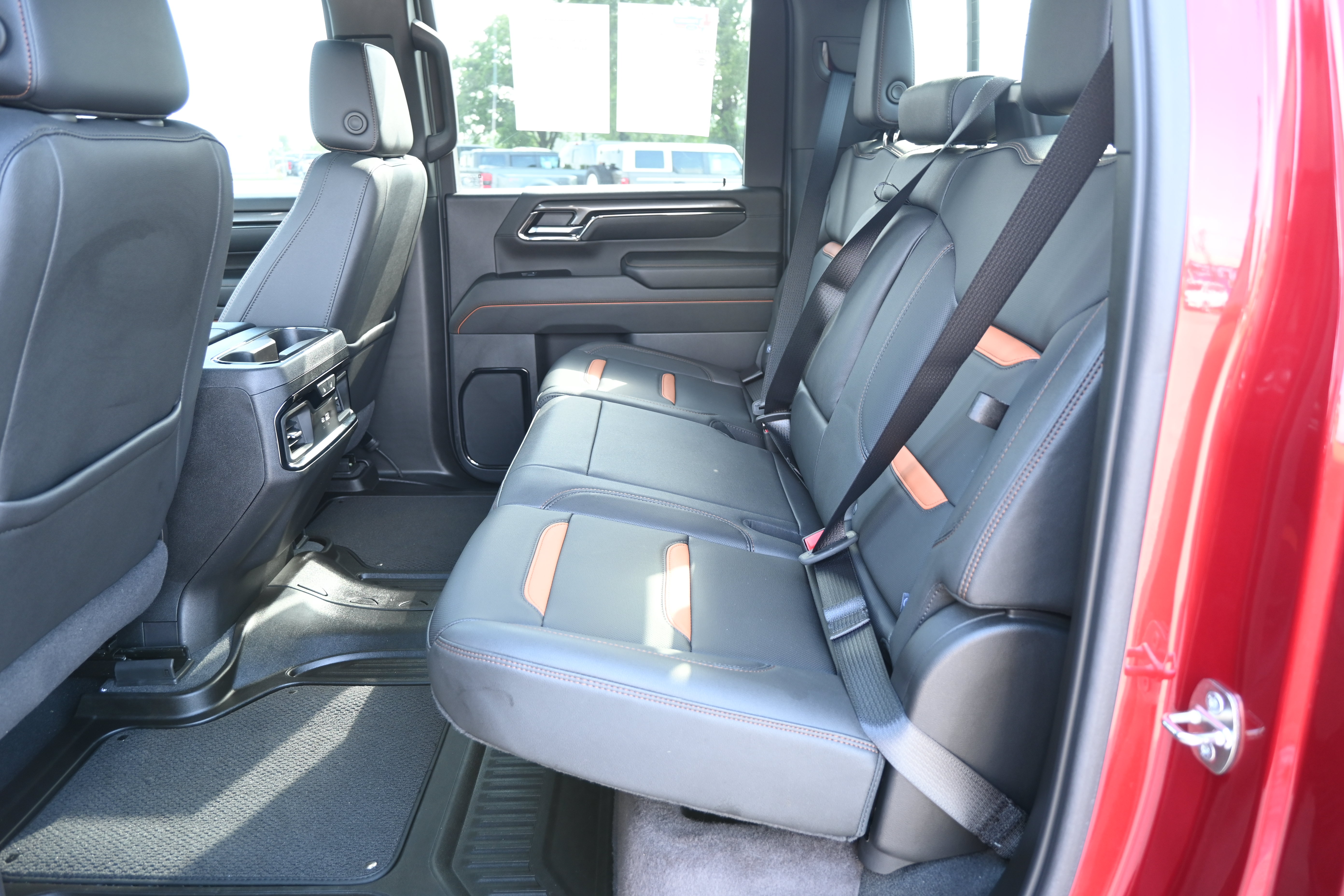 Used 2024 GMC Sierra 2500 AT4 w/ AT4 Premium Plus Package AWD/4WD image 33