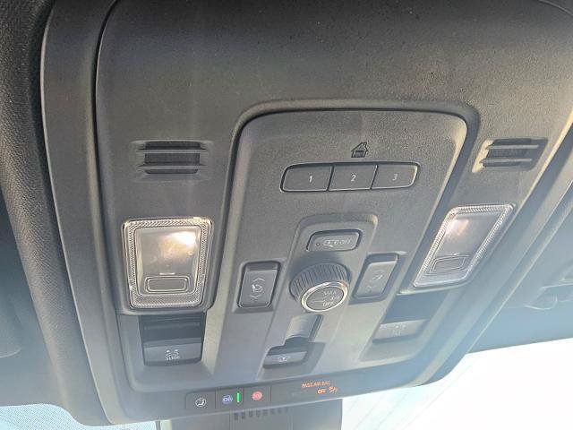 Used 2024 GMC Yukon Denali RWD image 59