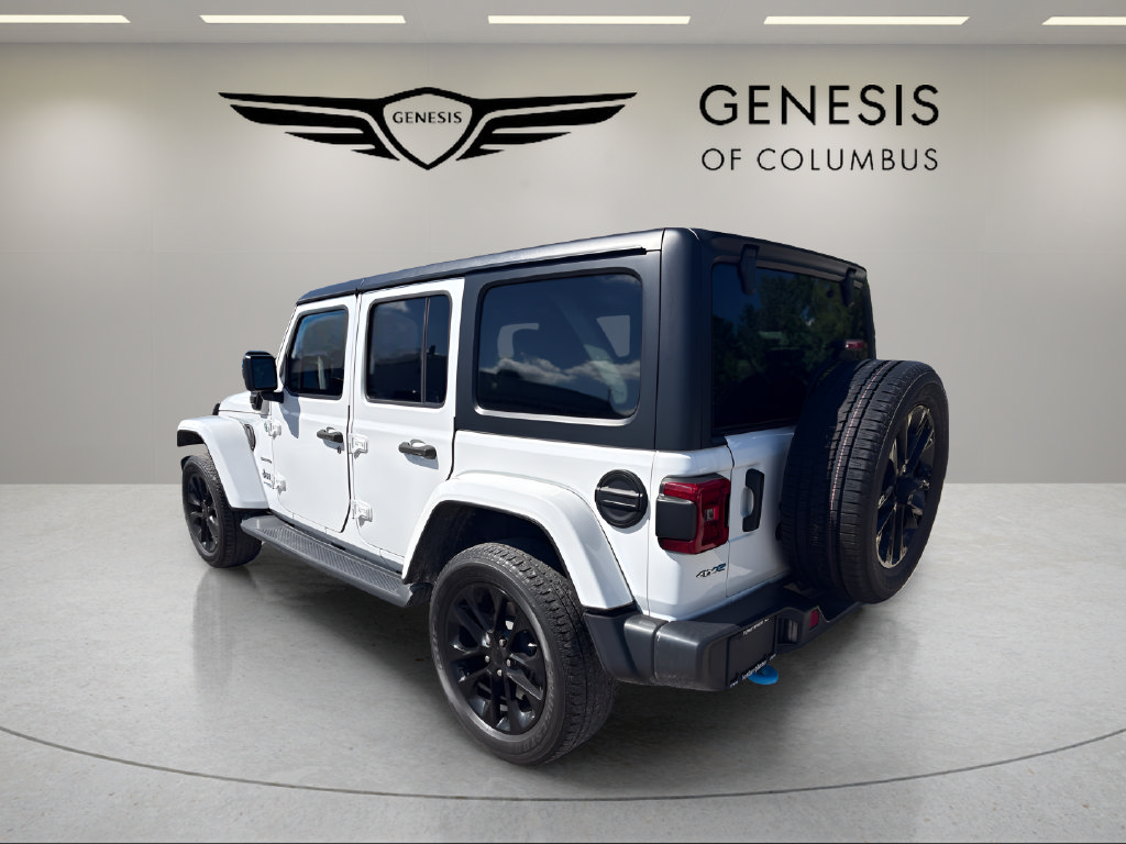 Used 2022 Jeep Wrangler Unlimited Sahara w/ Cold Weather Group AWD/4WD image 3