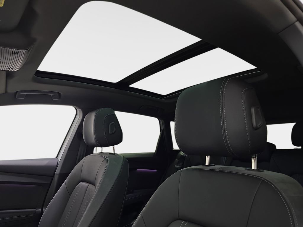 Used 2024 Audi Q4 e-tron Prestige w/ Black Optic Package image 33