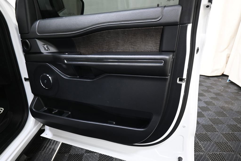 Used 2019 Ford Expedition Limited w/ Special Edition Package image 29
