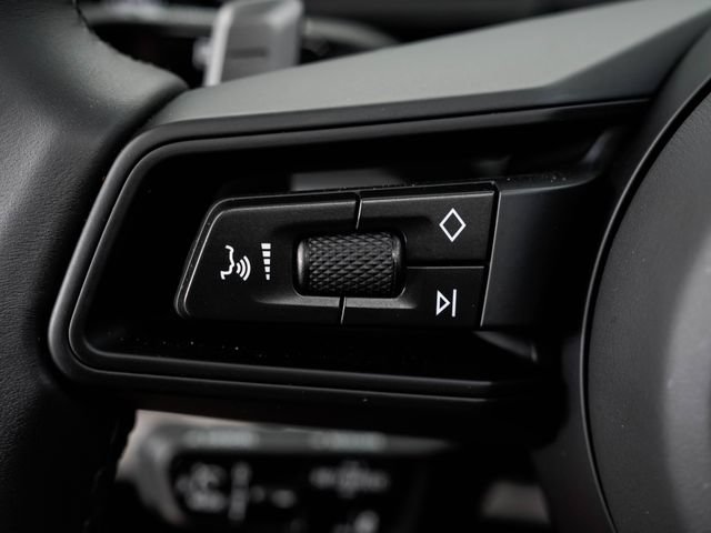 Certified 2026 Porsche Cayenne AWD/4WD image 16
