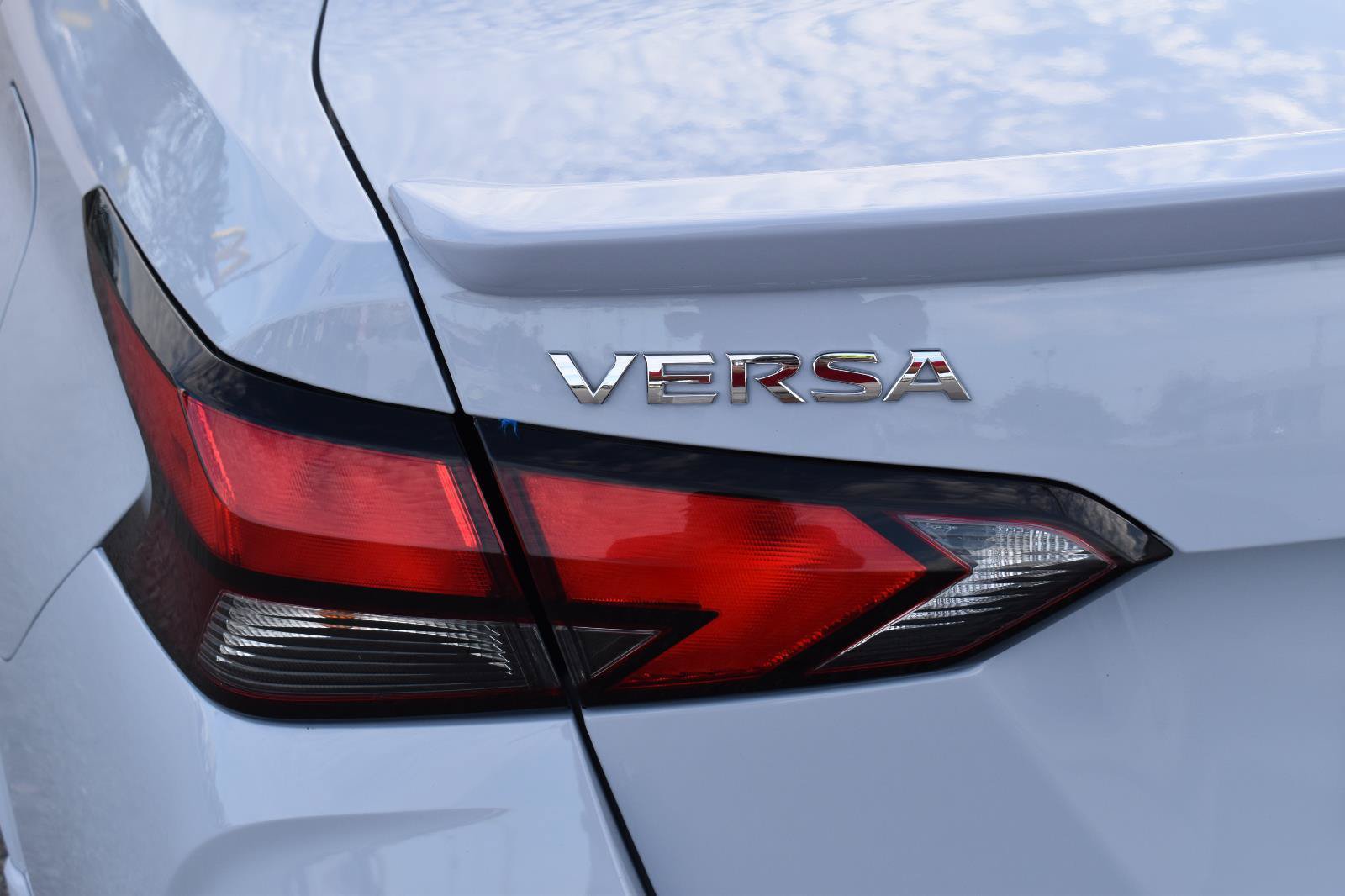 Used 2023 Nissan Versa SR w/ Trunk Package FWD image 7