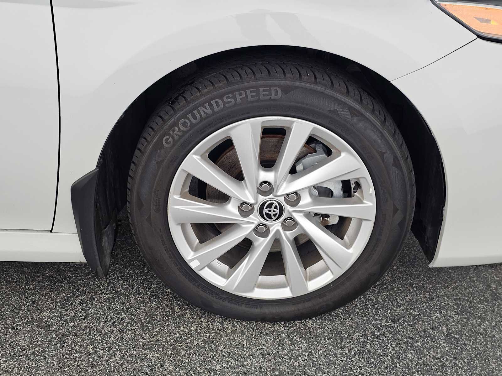 Used 2024 Toyota Camry LE image 9