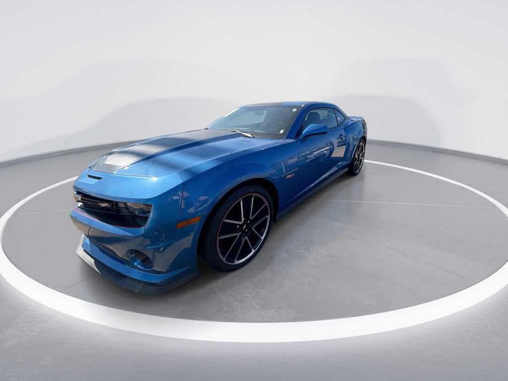 Used 2013 Chevrolet Camaro SS w/ Hot Wheels Special Edition RWD image 4
