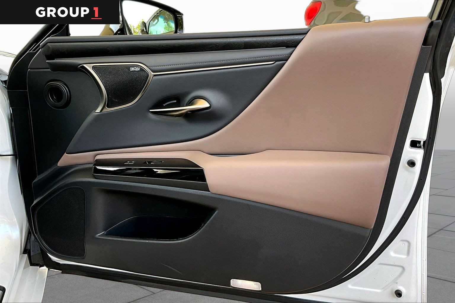 Certified 2024 Lexus ES 300h Ultra Luxury w/ Accessory Package (Z2) FWD image 20