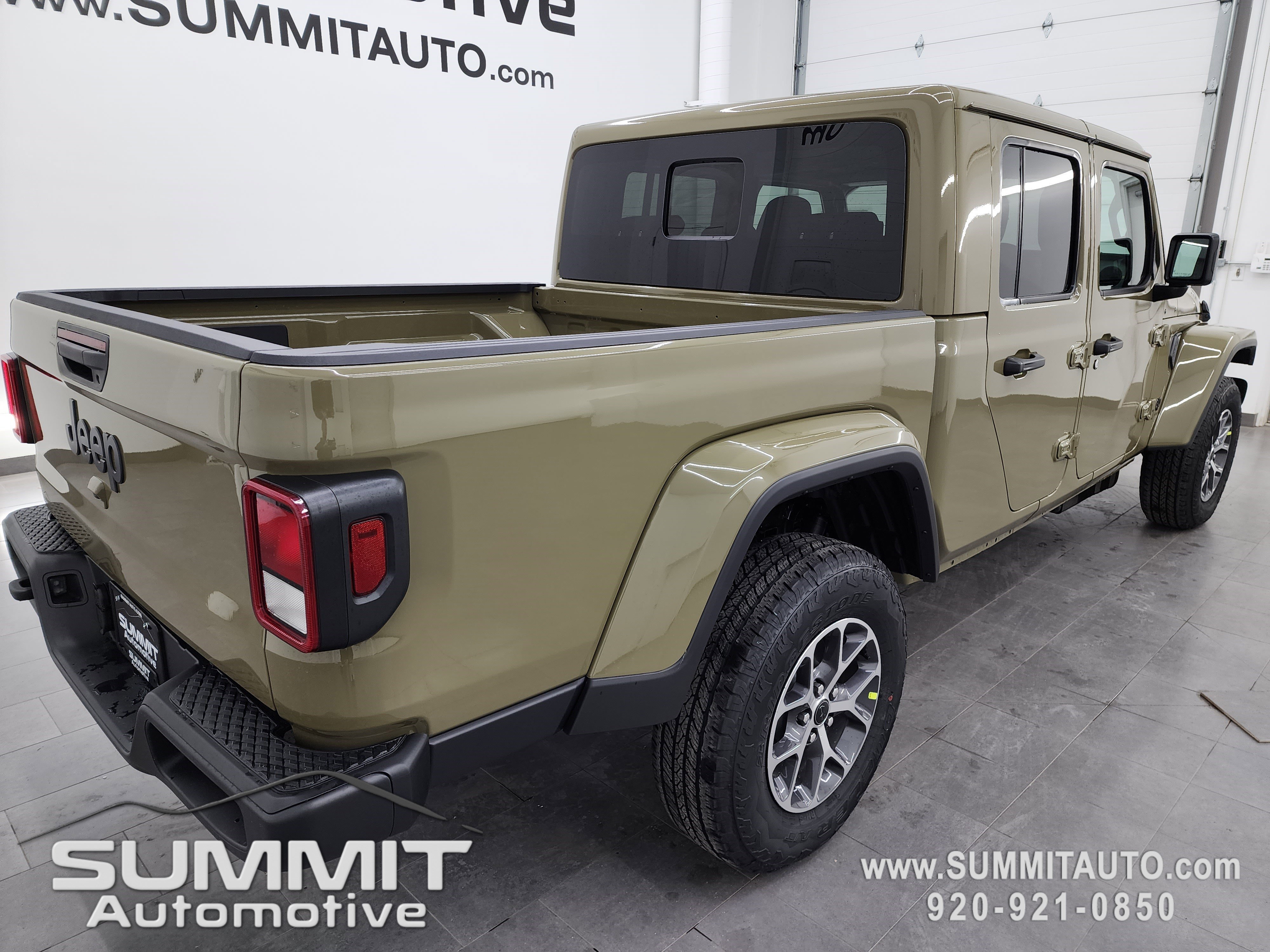 New 2026 Jeep Gladiator Sport image 3