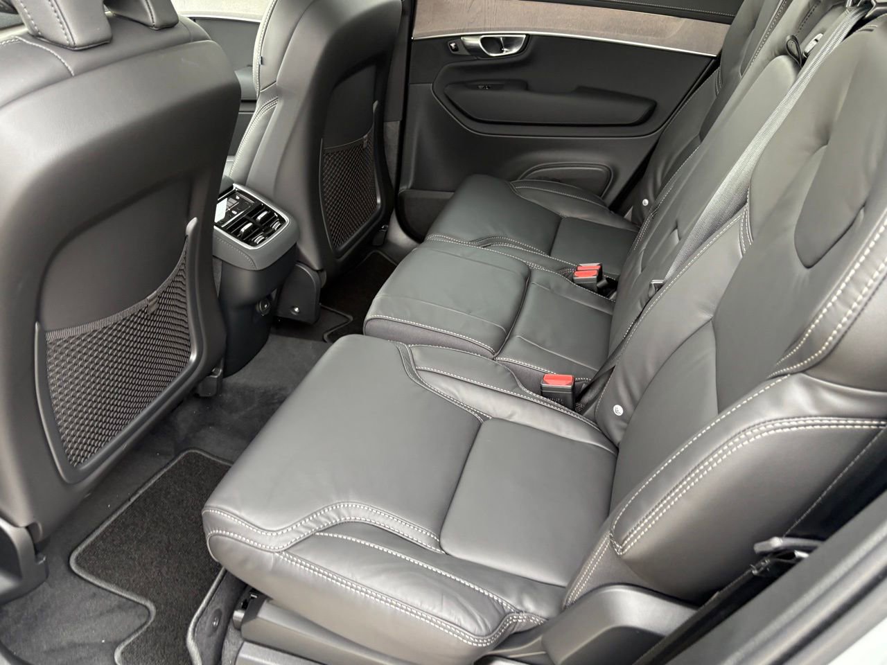 New 2026 Volvo XC90 B6 Ultra w/ Protection Package Premier AWD/4WD image 22